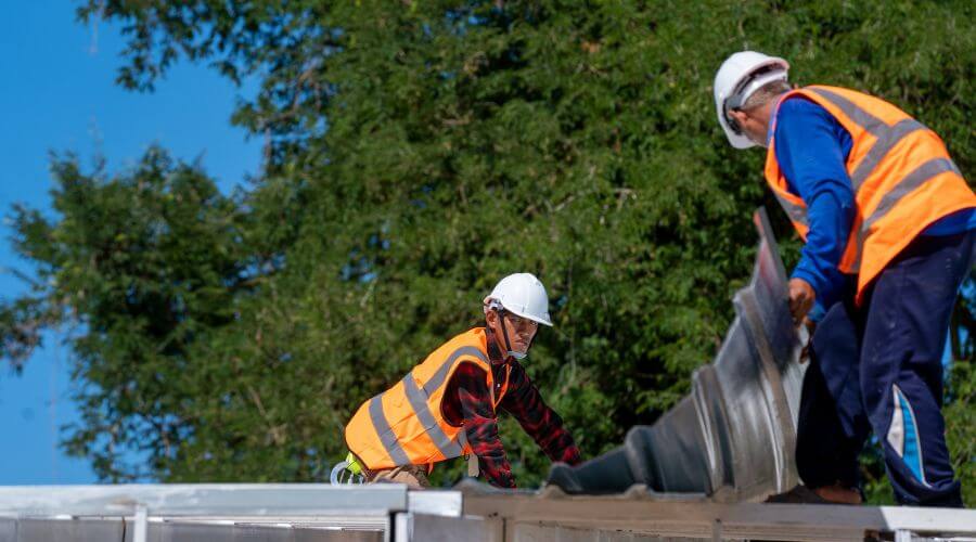 Professional gutter cleaning in Coarsegold, CA
